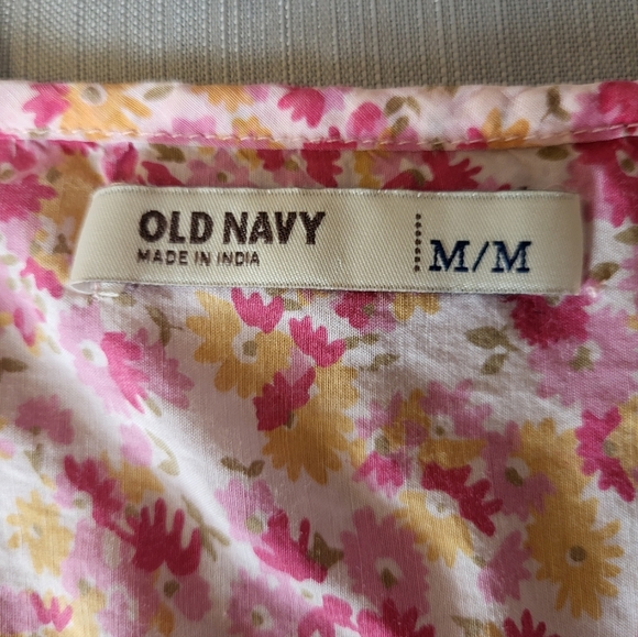 Old Navy Pink Floral Blouse, Size Medium - Picture 4 of 5